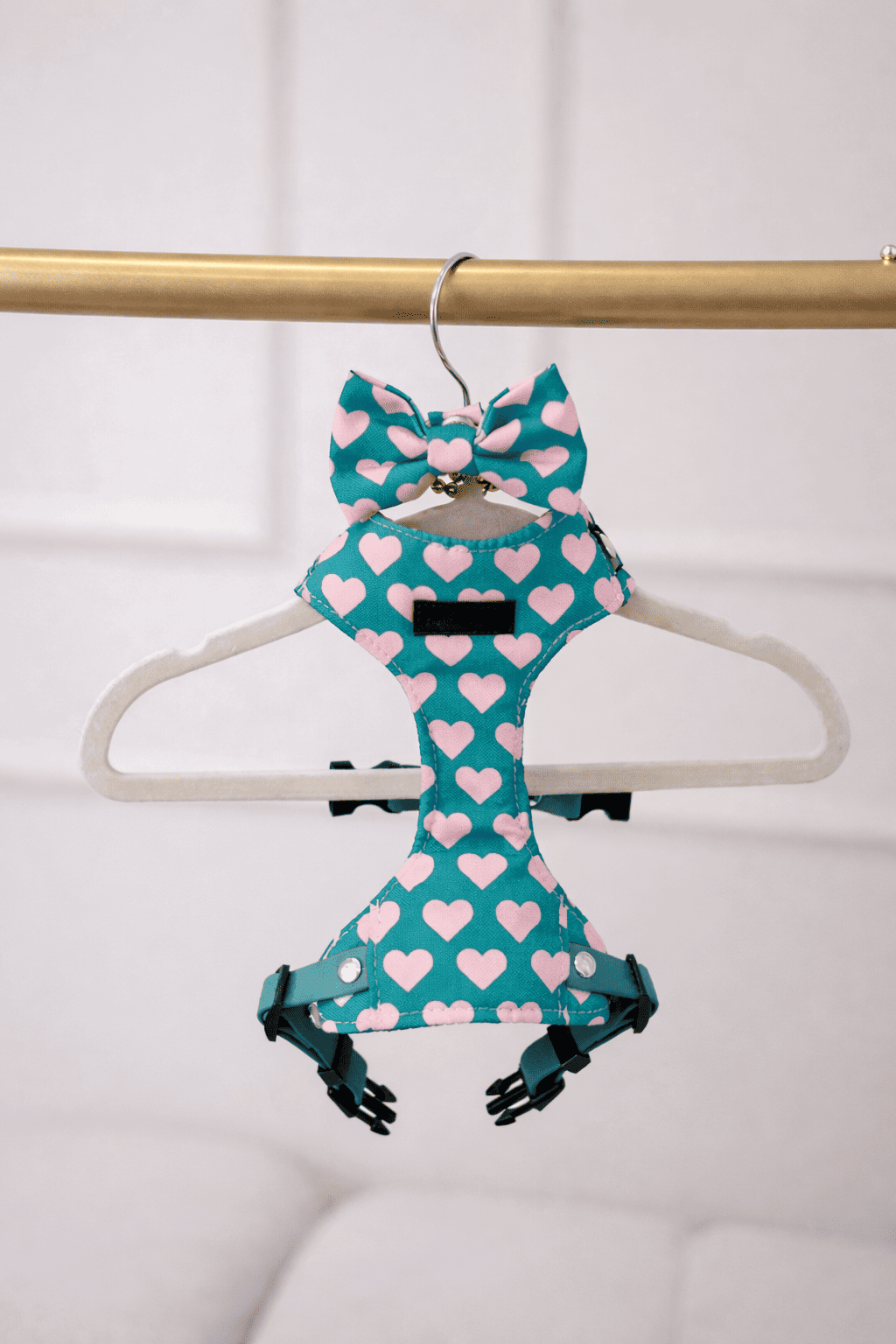 Kokarda/Mucha HEARTS - dodatek do obroży i szelek Psiumpel, dla Psa i dla Ciebie, spaceruj modnie i wygodnie